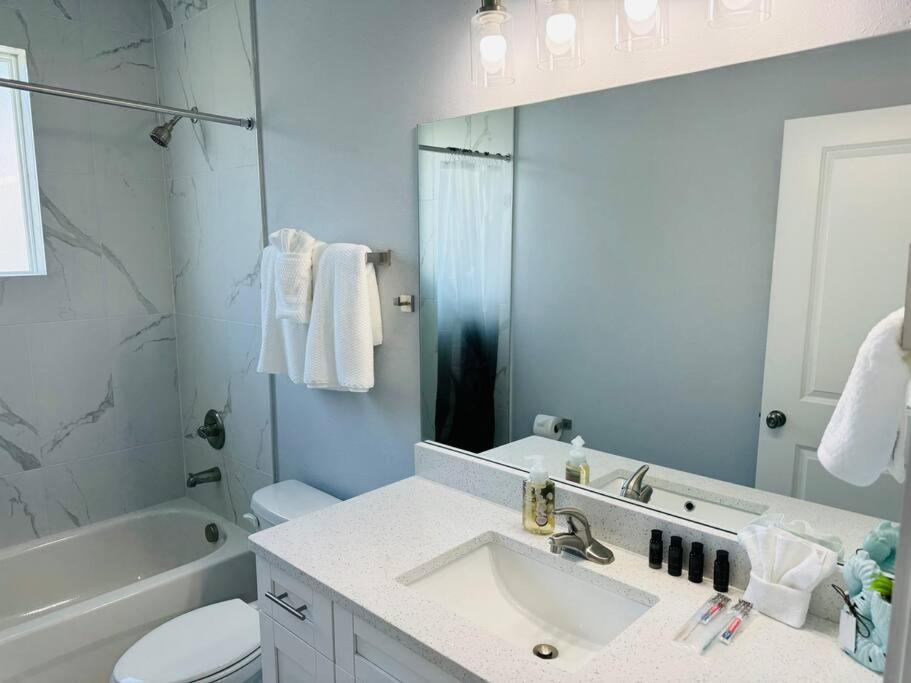 Вилла Brand New Tampa Oasis With Private Jacuzzi Retreat Лутц Экстерьер фото